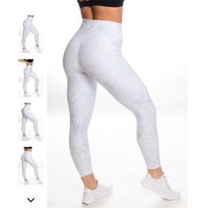 EUC P’tula Desa'ree II Swift Leggings - Glistening White